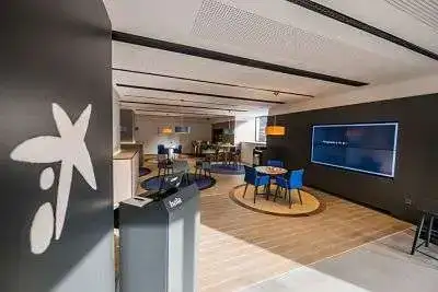Reforma integral de oficinas para La Caixa en Madrid reformas