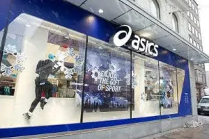 mobiliario tienda de deportes para local comercial