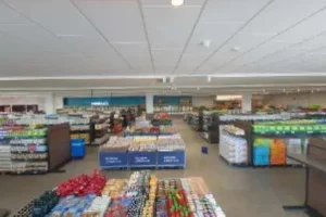 reforma-integral-puertas-automaticas-climatizacion-suelo-radiante-supermercado-aldi-pamplona
