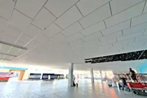 reforma-techo-metalico-aislamiento-acustico-red-incendios-supermercado-aldi-granada